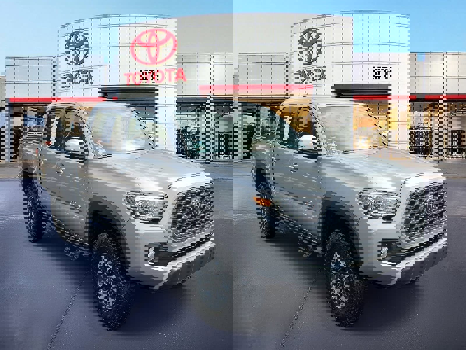 Used 2023 Toyota Tacoma TRD Off-Road image 3