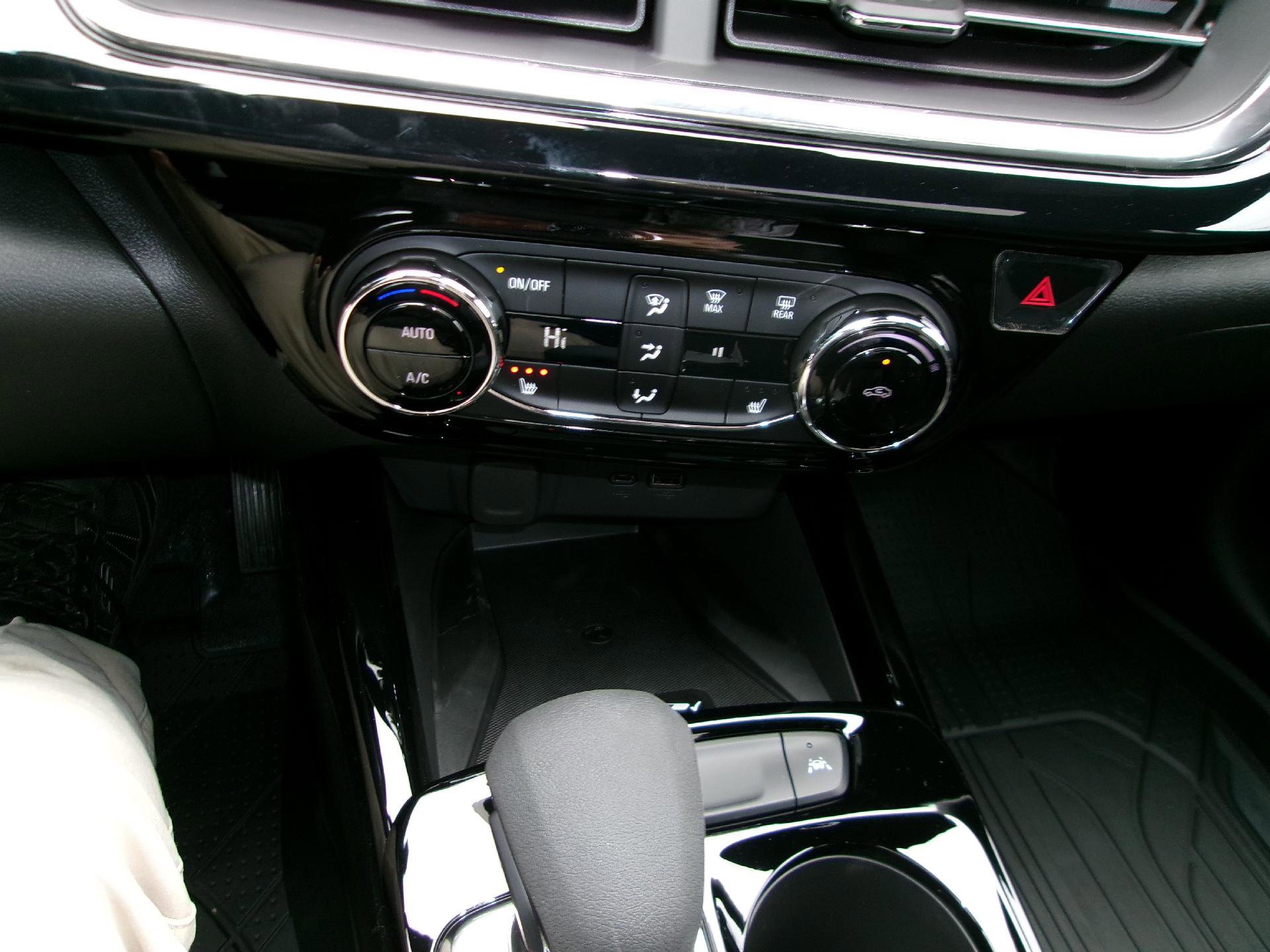 New 2026 Chevrolet Trax RS w/ Sunroof Package image 17