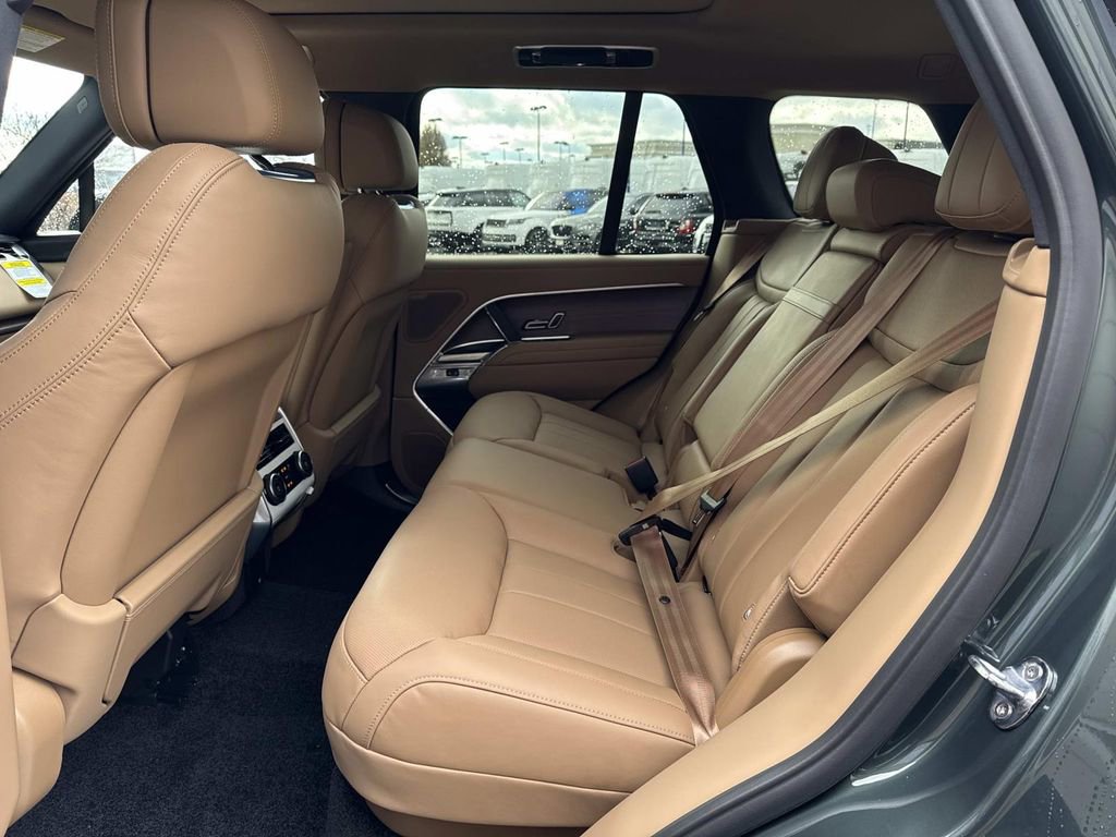 New 2025 Land Rover Range Rover SE AWD/4WD image 13