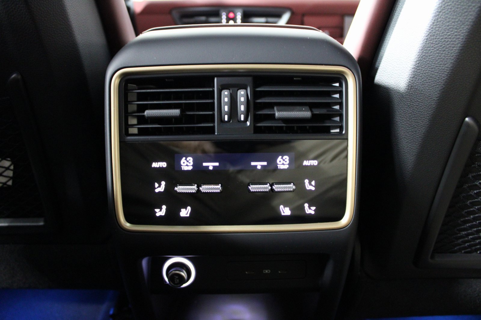 New 2025 Porsche Cayenne GTS image 22