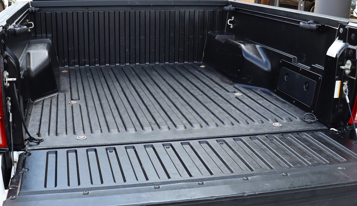 Used 2018 Toyota Tacoma SR w/ SR Convenience Package AWD/4WD image 25