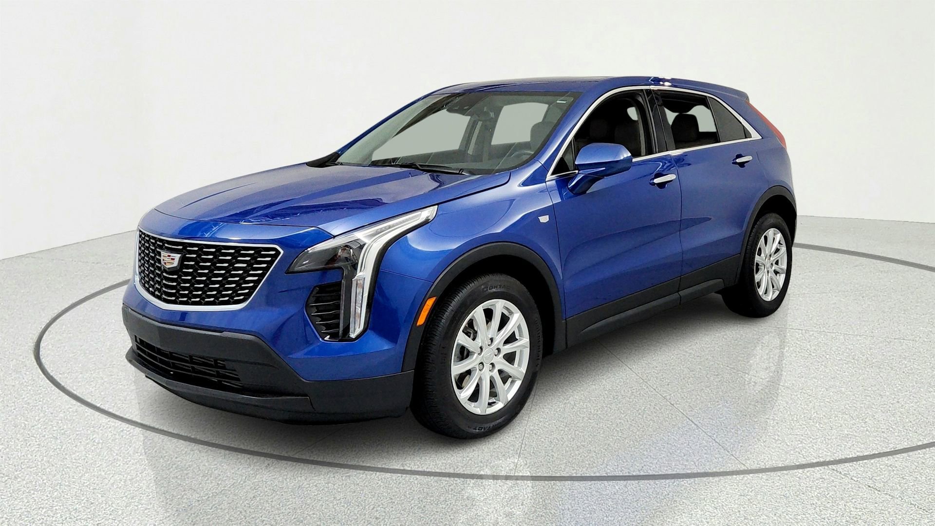 Certified 2023 Cadillac XT4 Luxury w/ Cold Weather Package AWD/4WD image 1