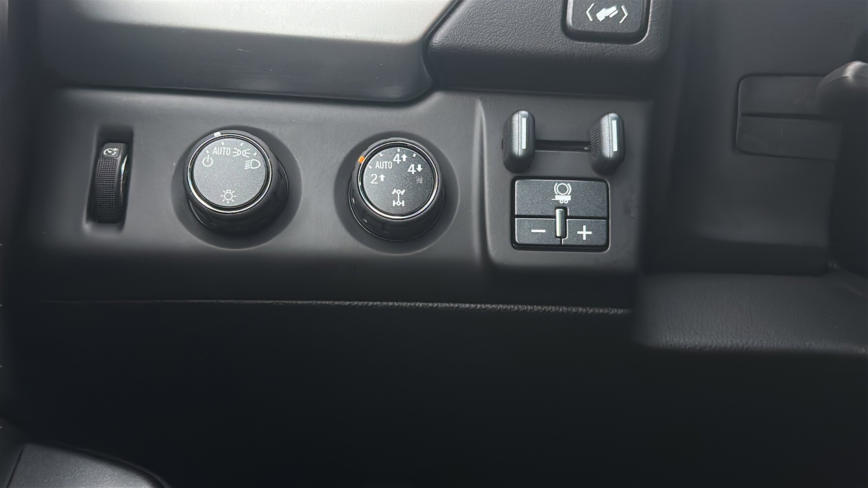 Used 2015 Chevrolet Tahoe LT w/ Max Trailering Package image 39