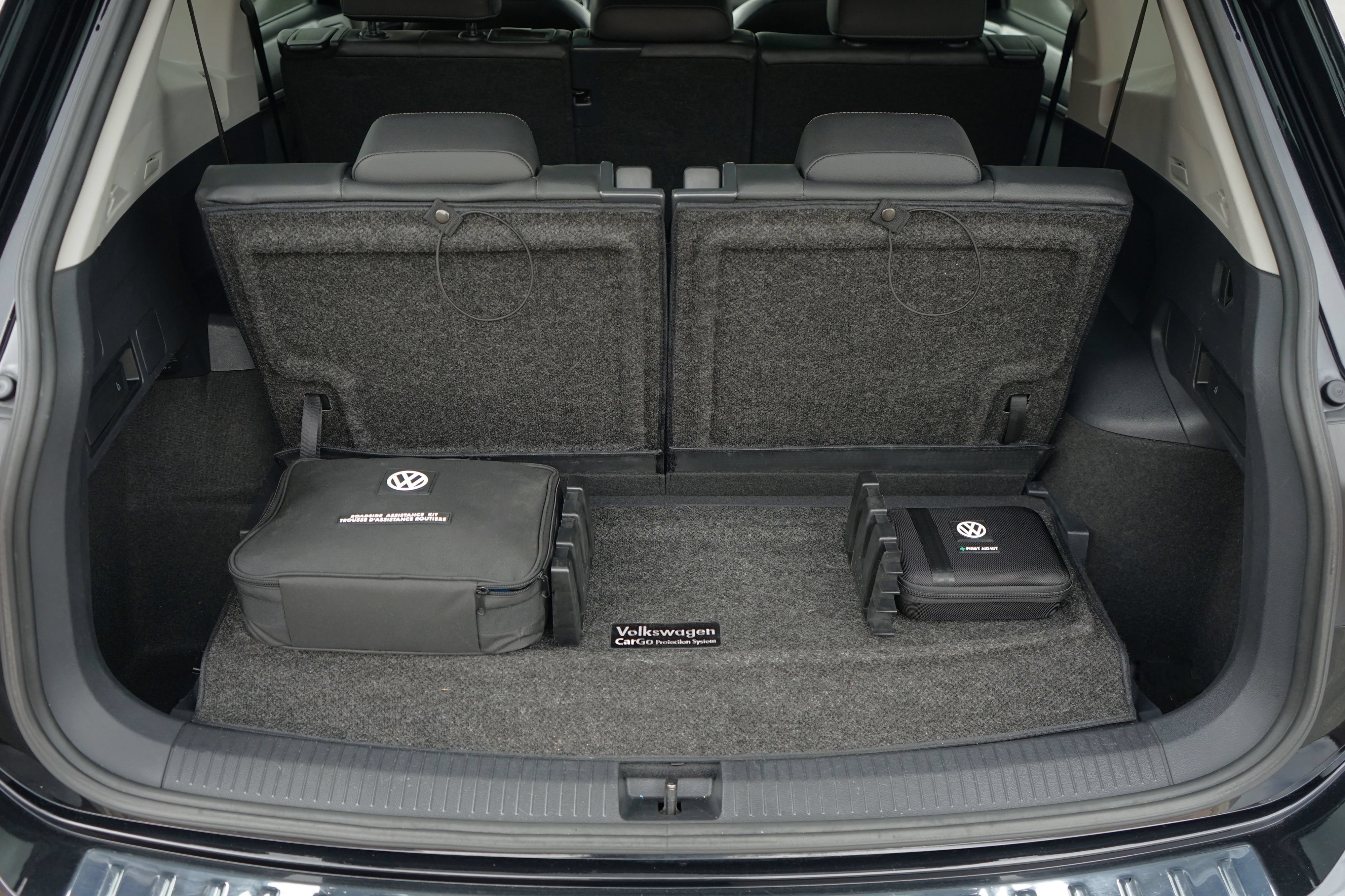 Used 2020 Volkswagen Tiguan SEL w/ 3rd Row Seat Package AWD/4WD image 40
