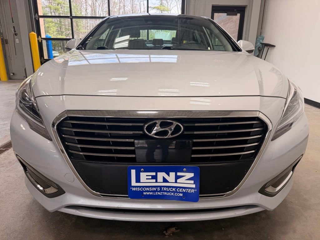 Used 2017 Hyundai Sonata Limited w/ Ultimate Package 02 FWD image 3