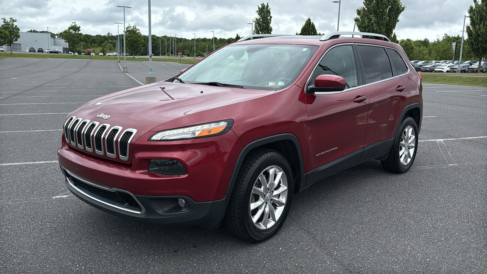 Used 2017 Jeep Cherokee Limited AWD/4WD image 13