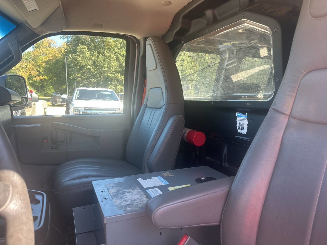 Used 2018 Chevrolet Express 2500 w/ Driver Convenience Package image 11