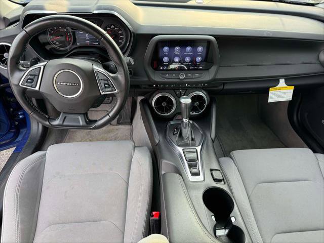 Used 2023 Chevrolet Camaro LT w/ Technology Package image 17