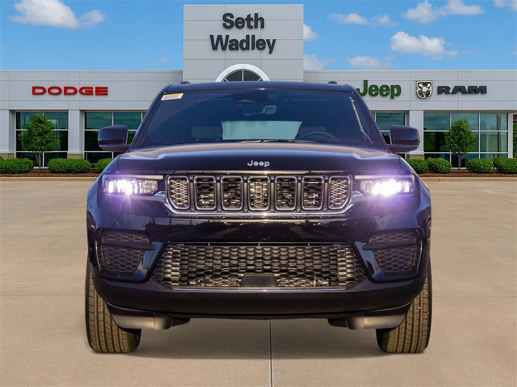 New 2025 Jeep Grand Cherokee Laredo X image 2