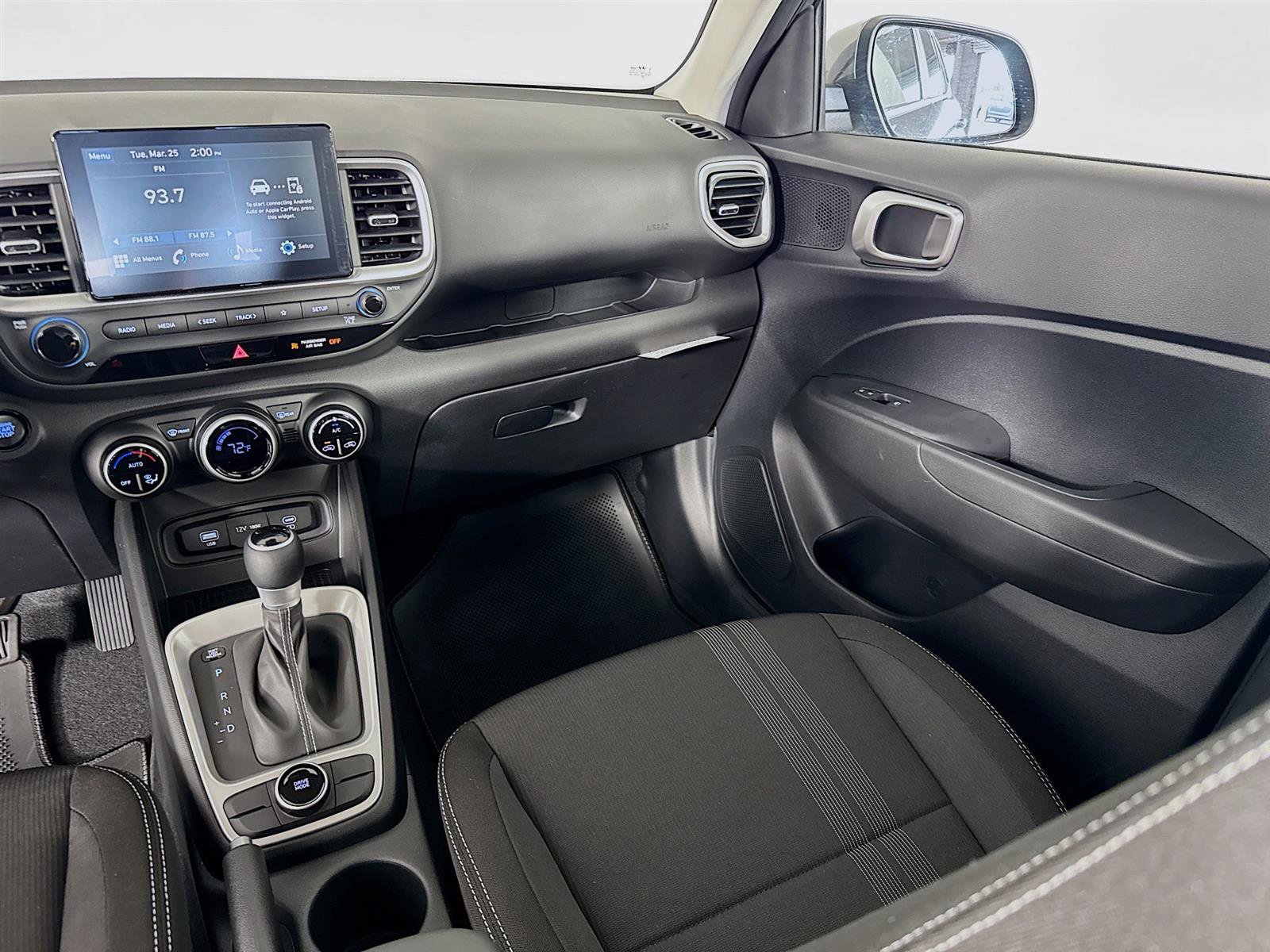 New 2025 Hyundai Venue SEL image 23