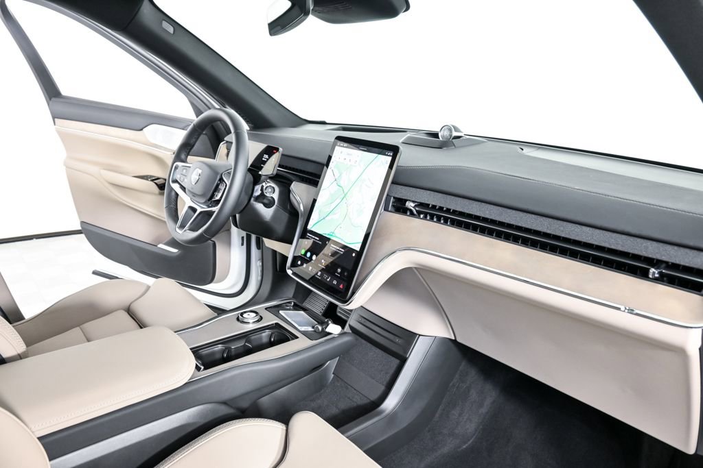 Certified 2025 Volvo EX90 Ultra image 26