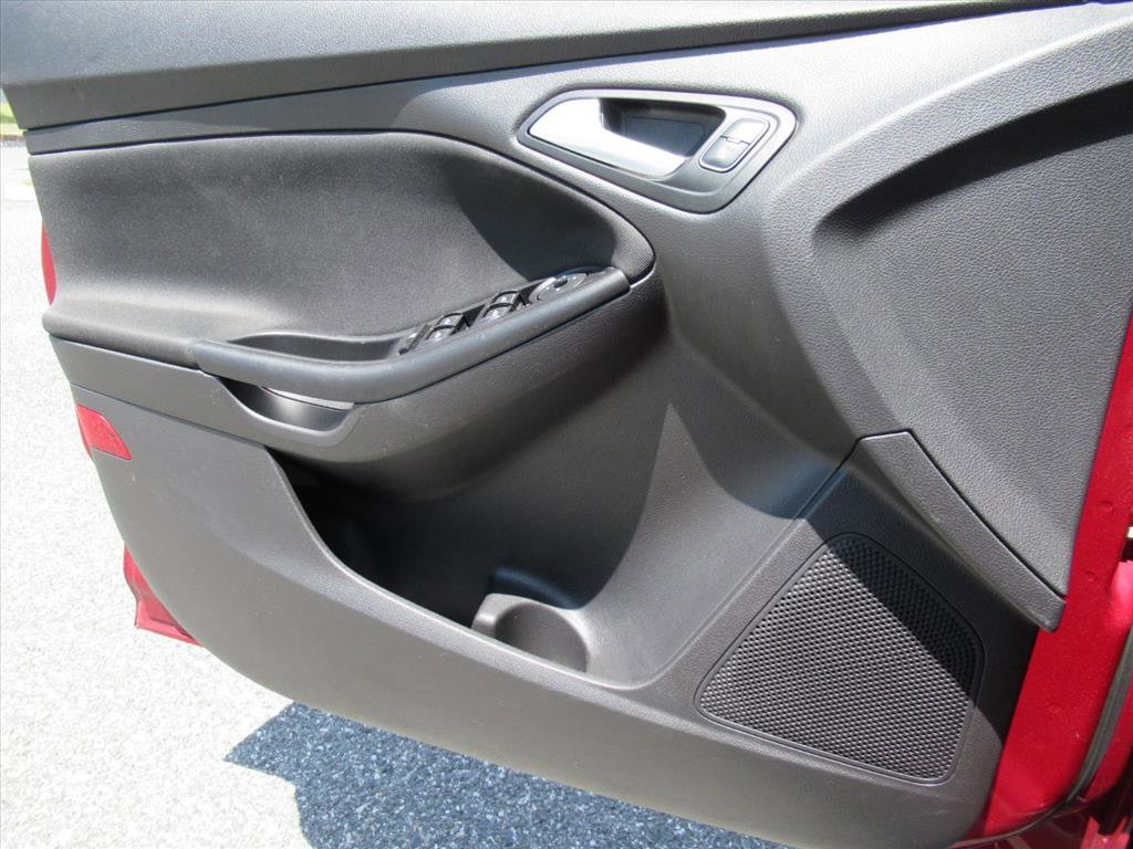 Used 2015 Ford Focus SE FWD image 18