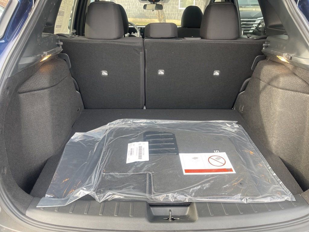 Used 2025 Nissan Kicks SV w/ SV Premium Package image 16