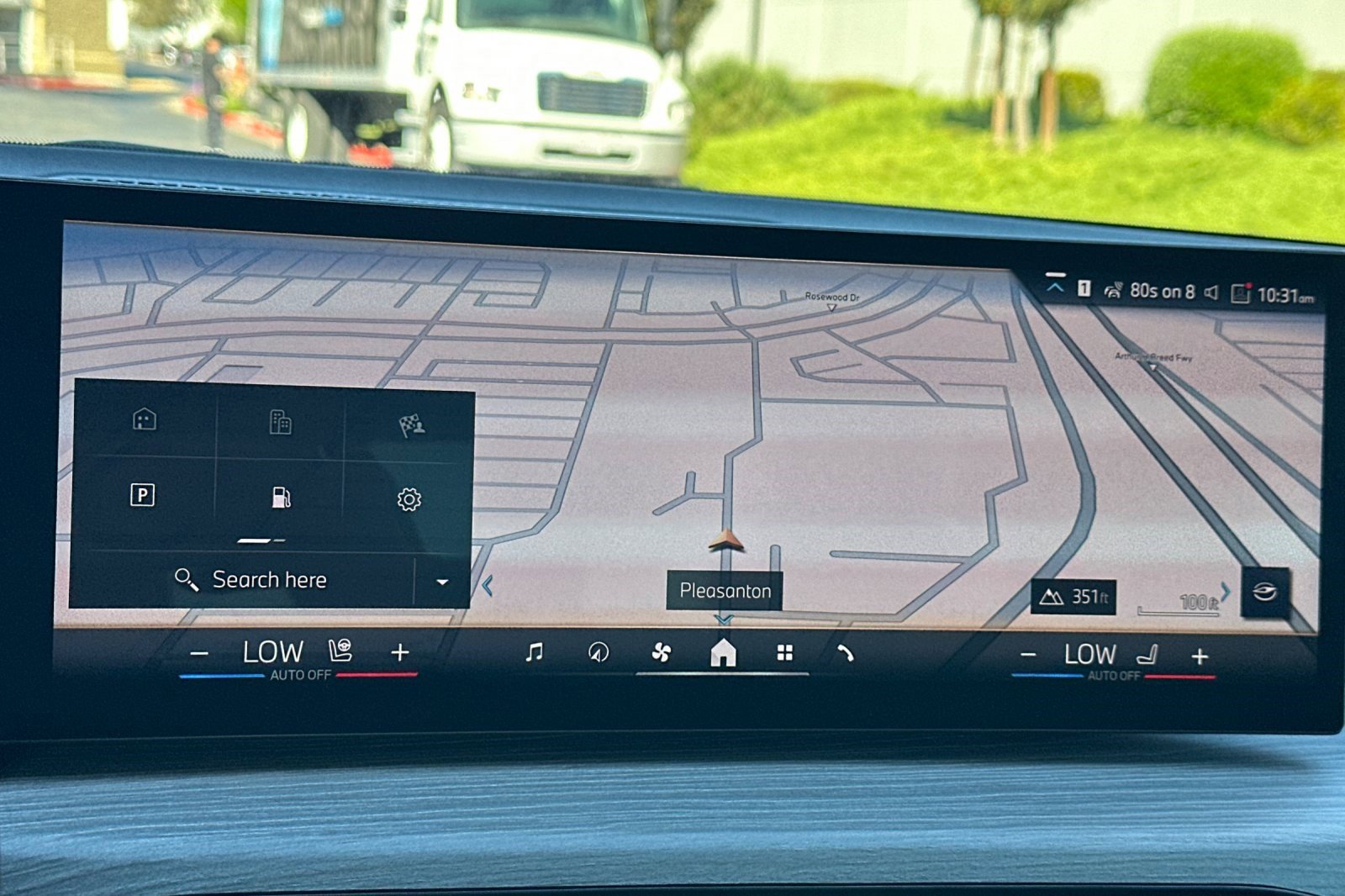 Used 2025 BMW 330i Sedan w/ Premium Package image 24