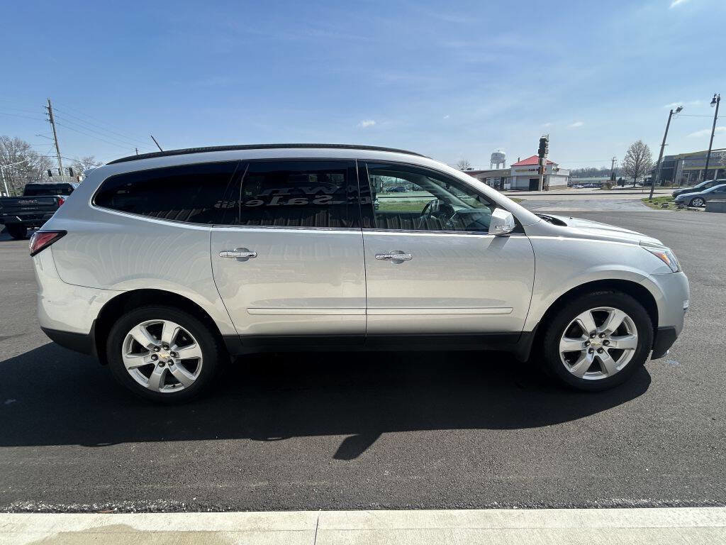 Used 2017 Chevrolet Traverse LT w/ Traveler's Package image 6