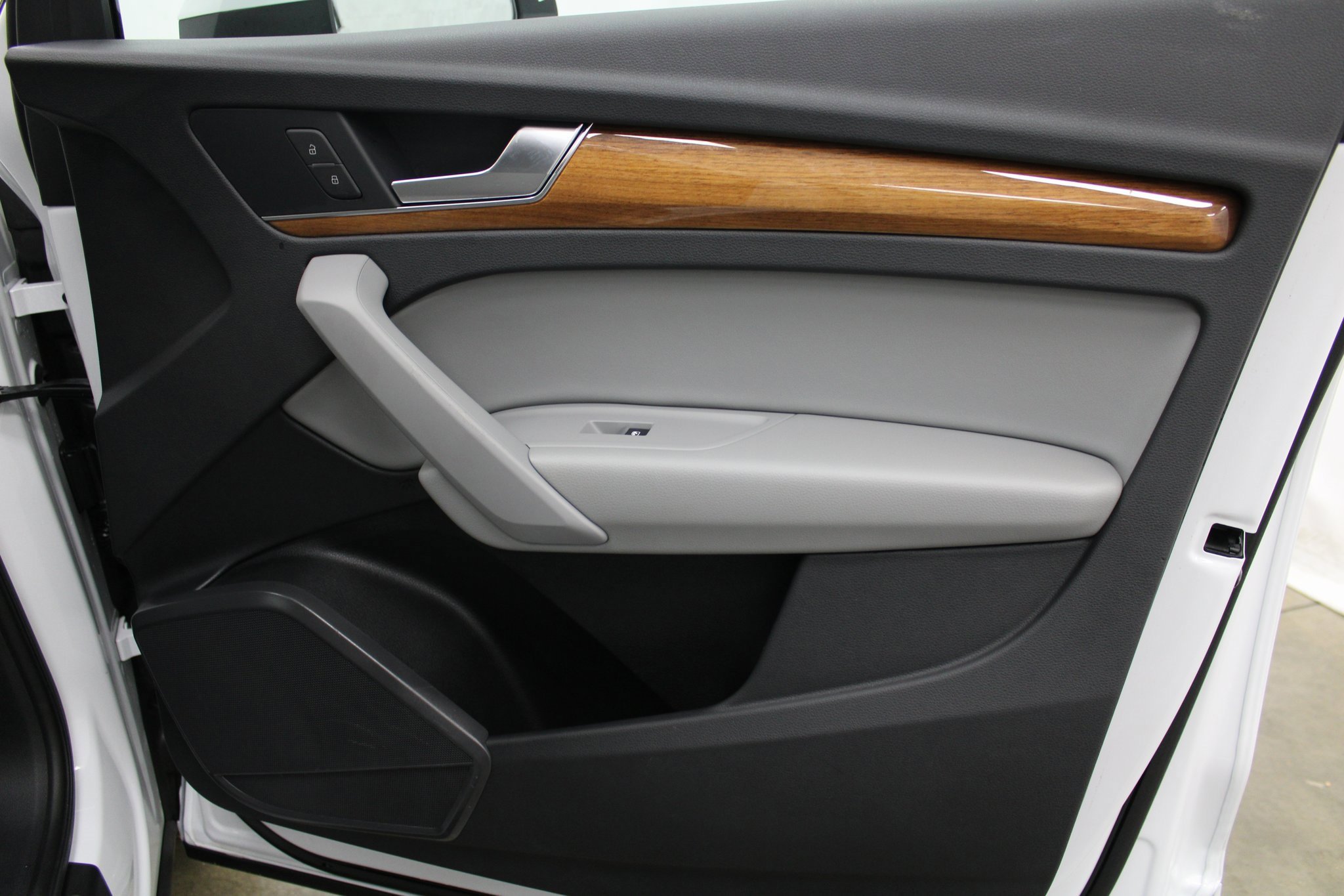 Used 2022 Audi Q5 2.0T Premium w/ Convenience Package image 25