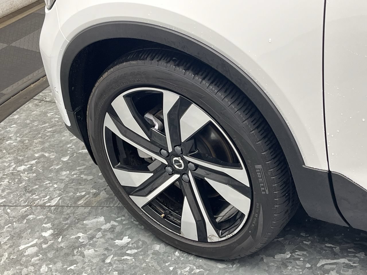 Used 2023 Volvo XC40 B5 Ultimate w/ Protection Package Premier AWD/4WD image 33