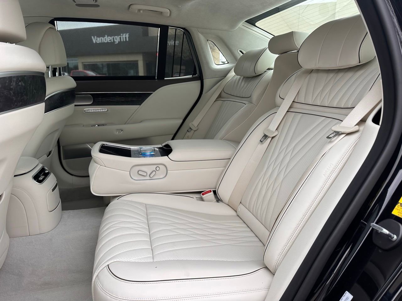 Used 2025 Genesis G90 3.5T image 13