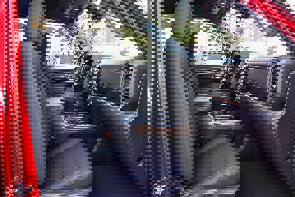 Used 2024 GMC Sierra 1500 Elevation w/ X31 Off-Road Package image 17