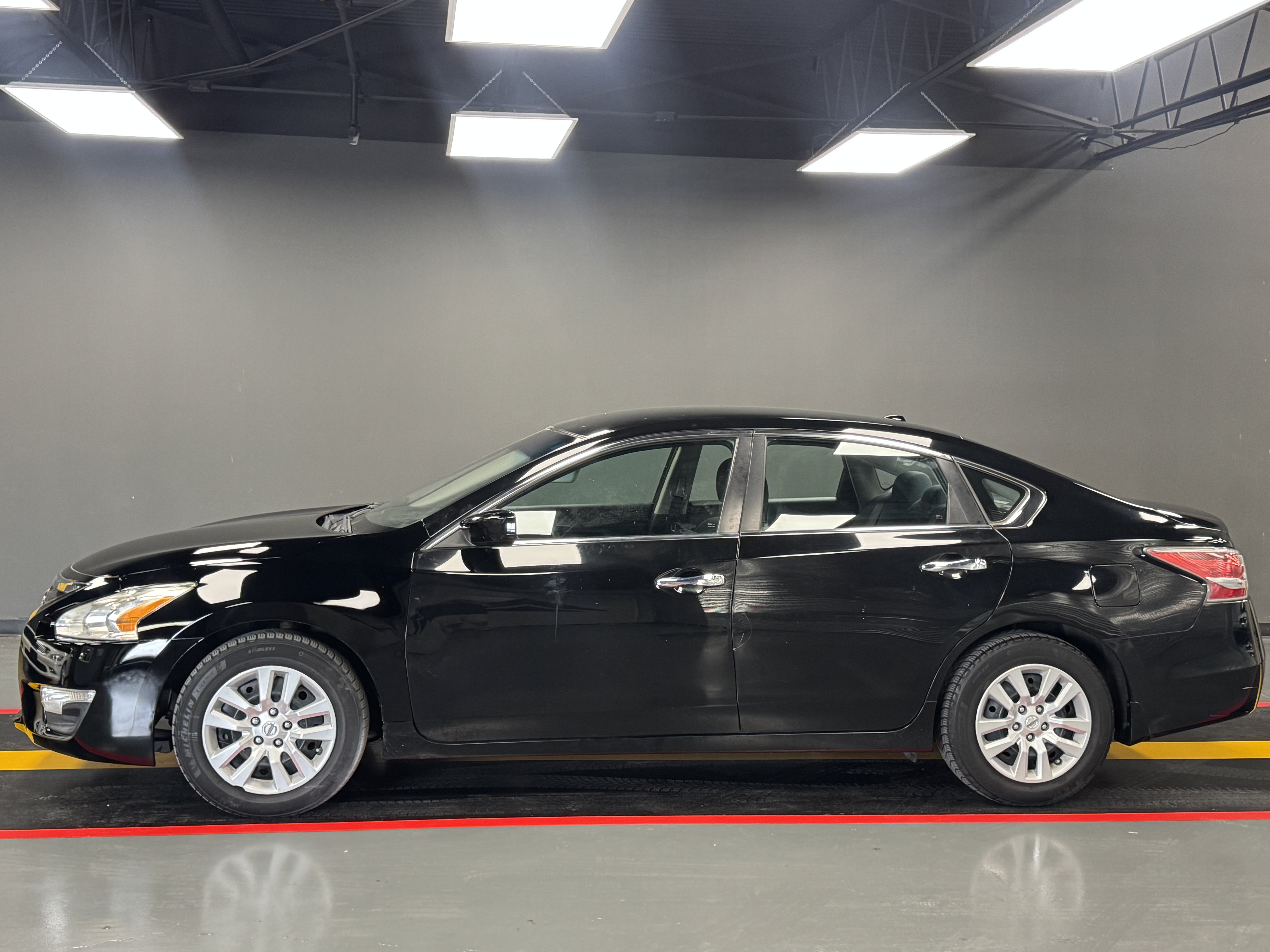Used 2015 Nissan Altima 2.5 S w/ Power Driver Seat Package FWD image 3