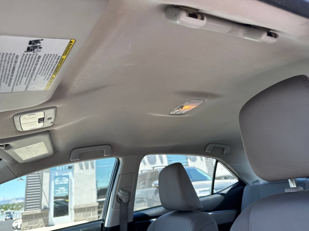 Used 2014 Toyota Corolla LE FWD image 19