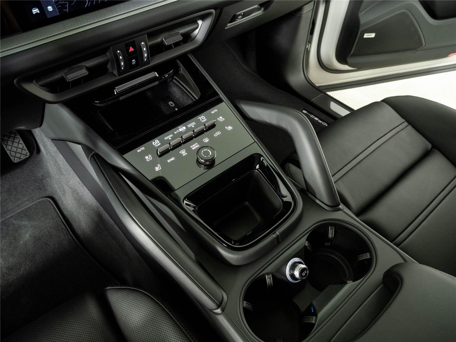 New 2026 Porsche Cayenne Coupe AWD/4WD image 18