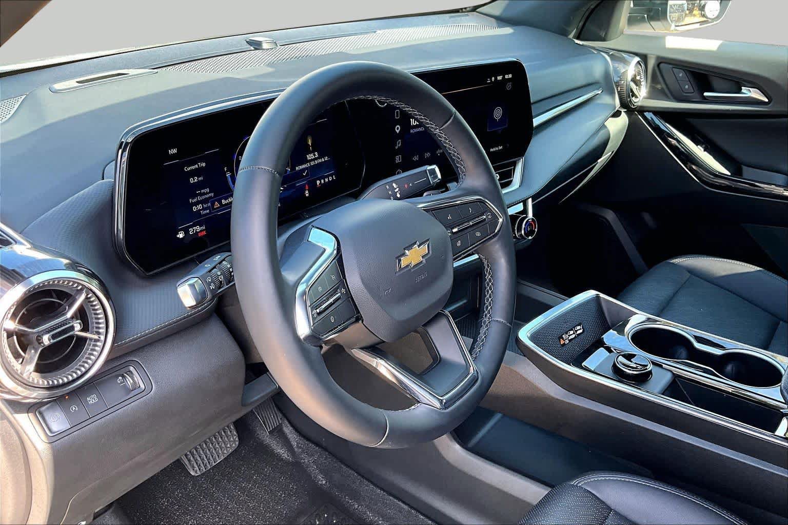 Used 2026 Chevrolet Equinox LT w/ Convenience Package II FWD image 17