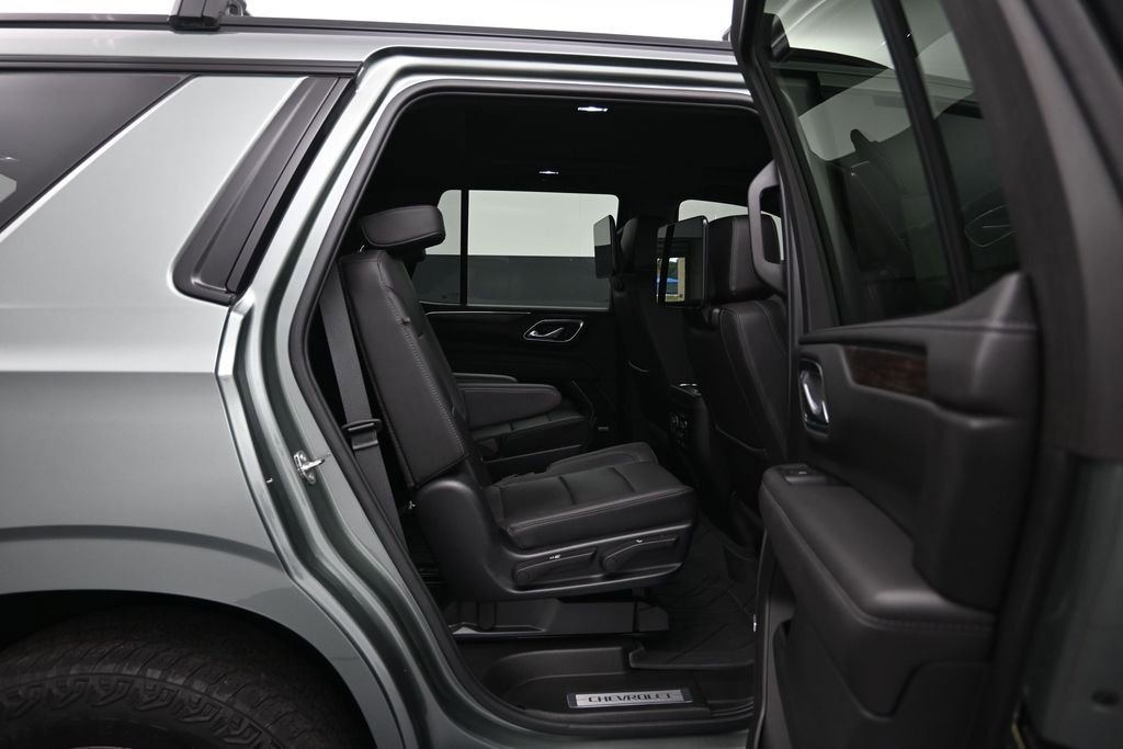 Used 2023 Chevrolet Tahoe Z71 w/ Z71 Off-Road Package AWD/4WD image 28
