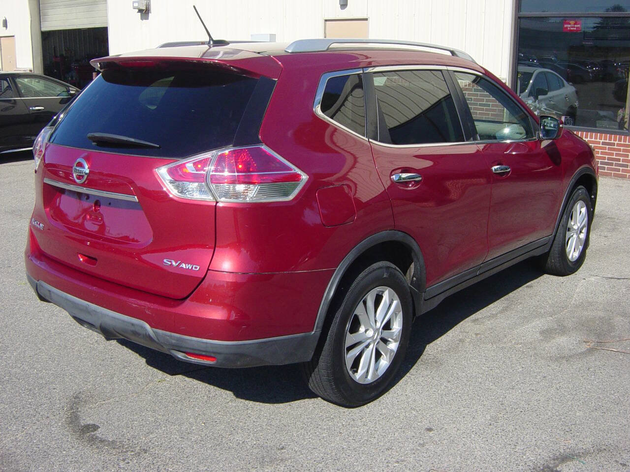 Used 2016 Nissan Rogue SV image 4