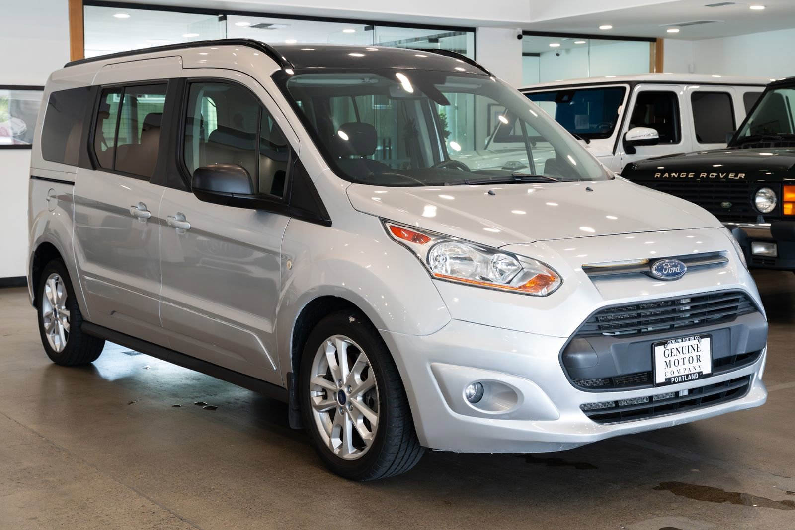 Used 2017 Ford Transit Connect XLT FWD image 3