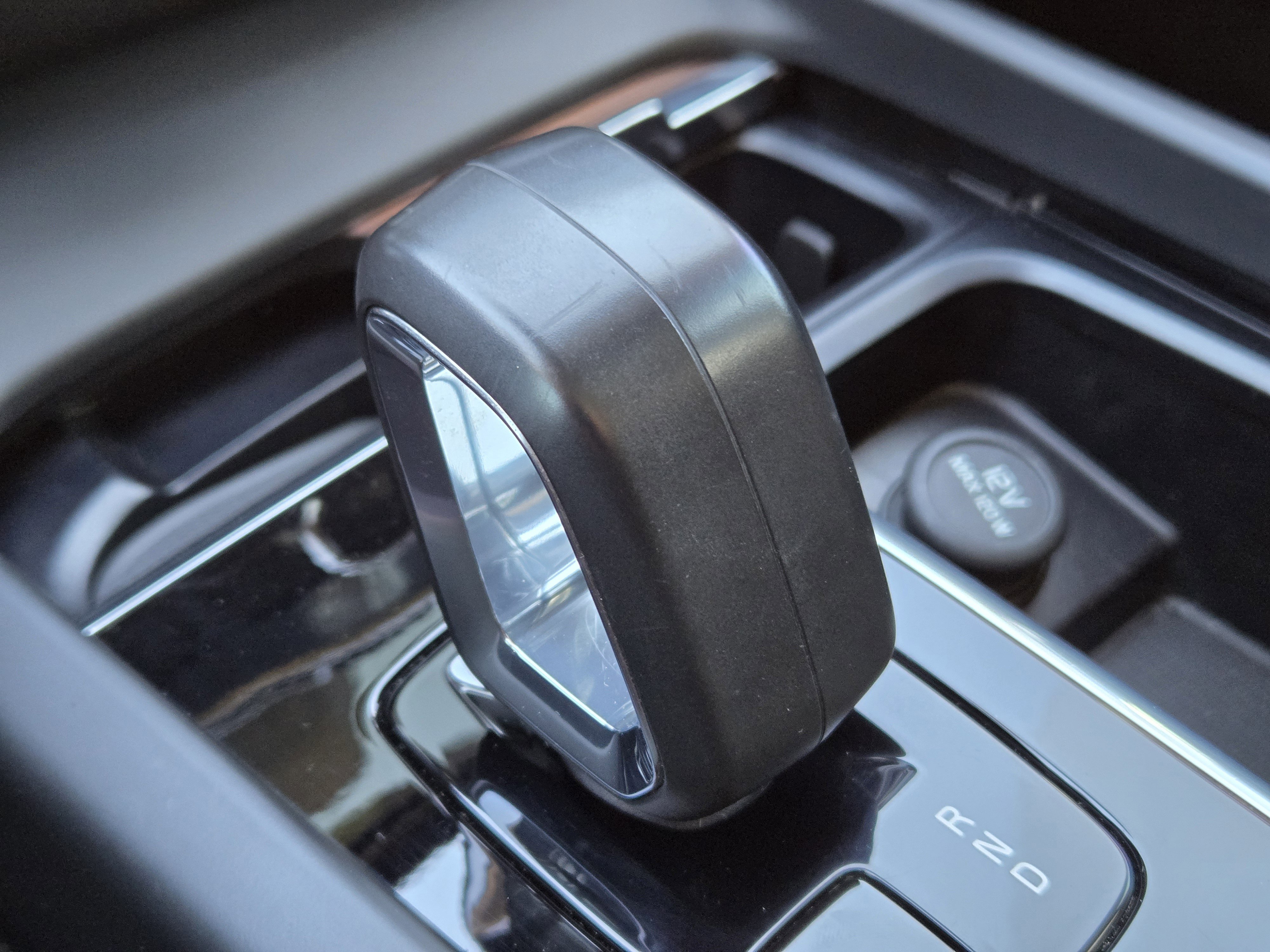 Certified 2023 Volvo V60 B5 Cross Country Plus w/ Climate Package image 28