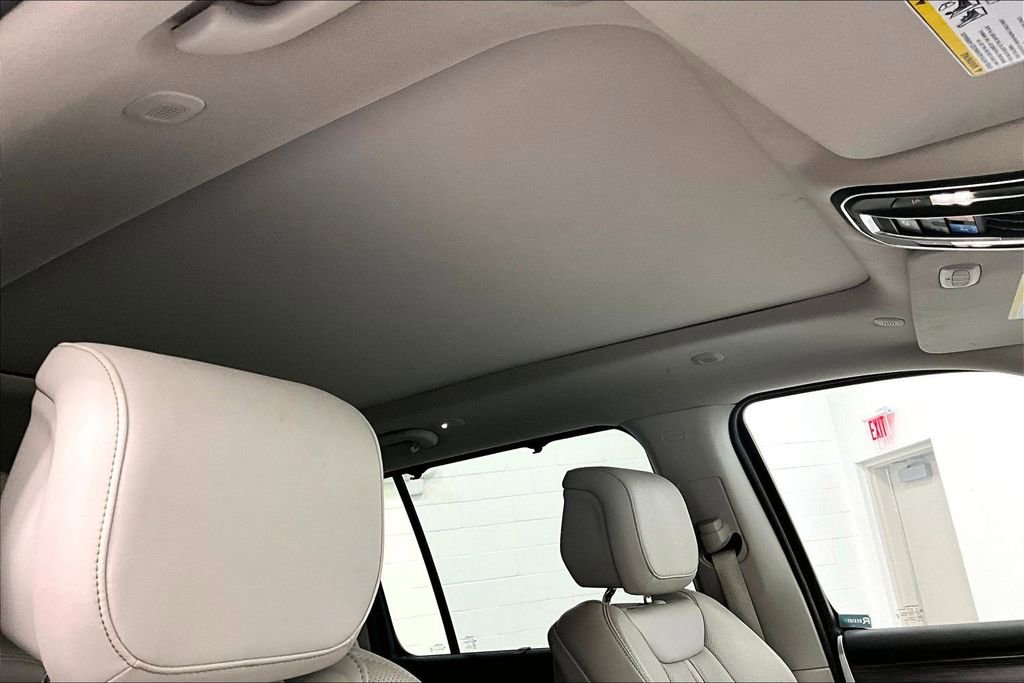 Used 2024 Jeep Wagoneer L Series III w/ Premium Group I image 20