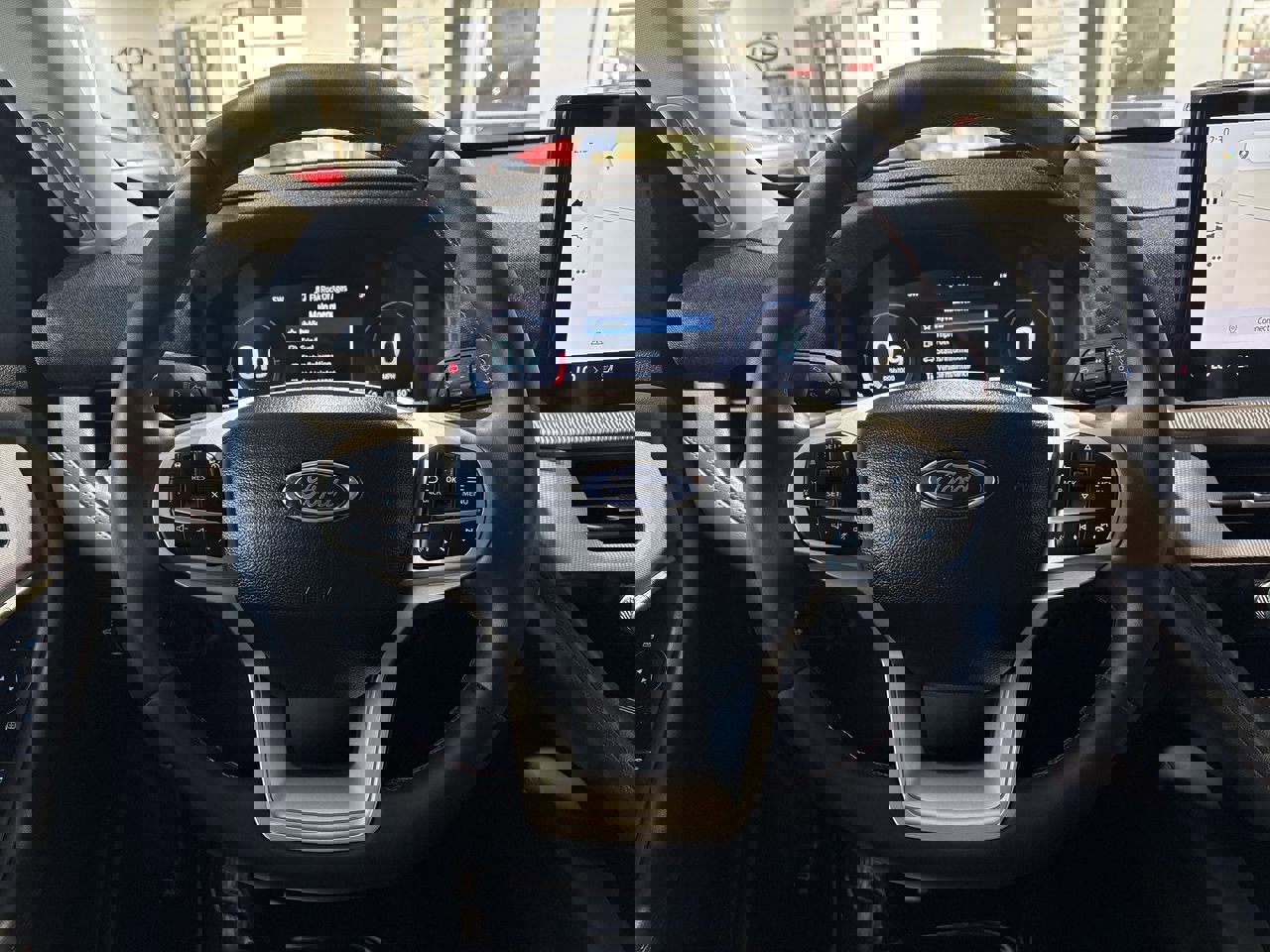 Used 2025 Ford Explorer Active w/ Active Comfort Package image 14