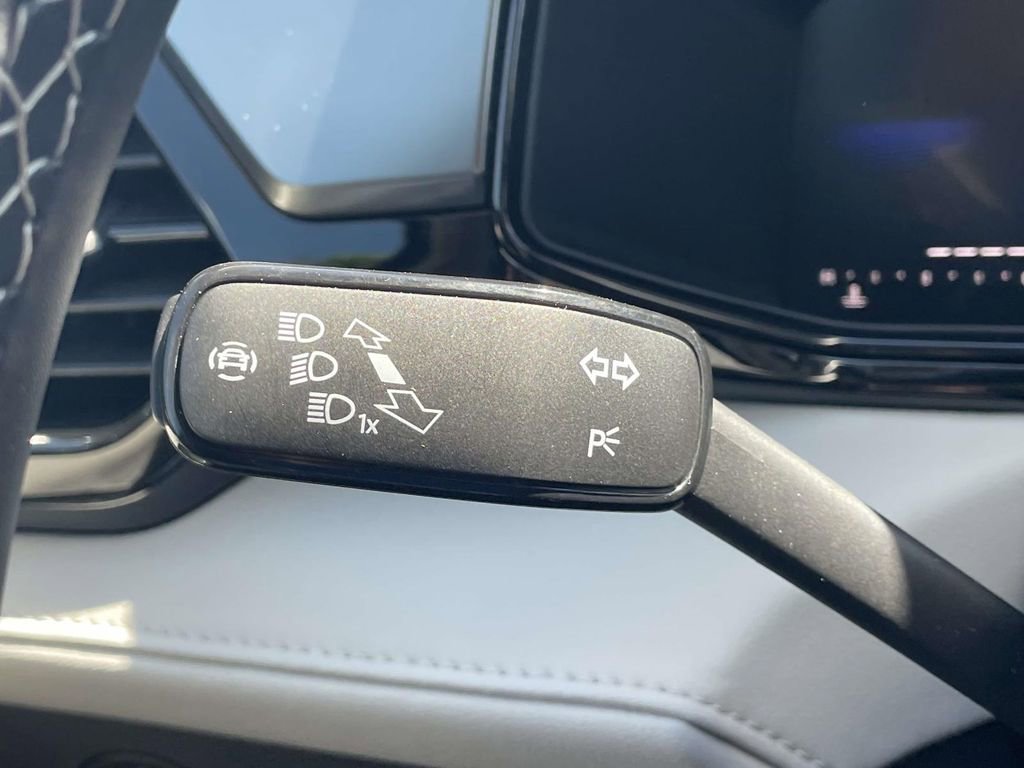 Used 2025 Volkswagen Taos S FWD image 20