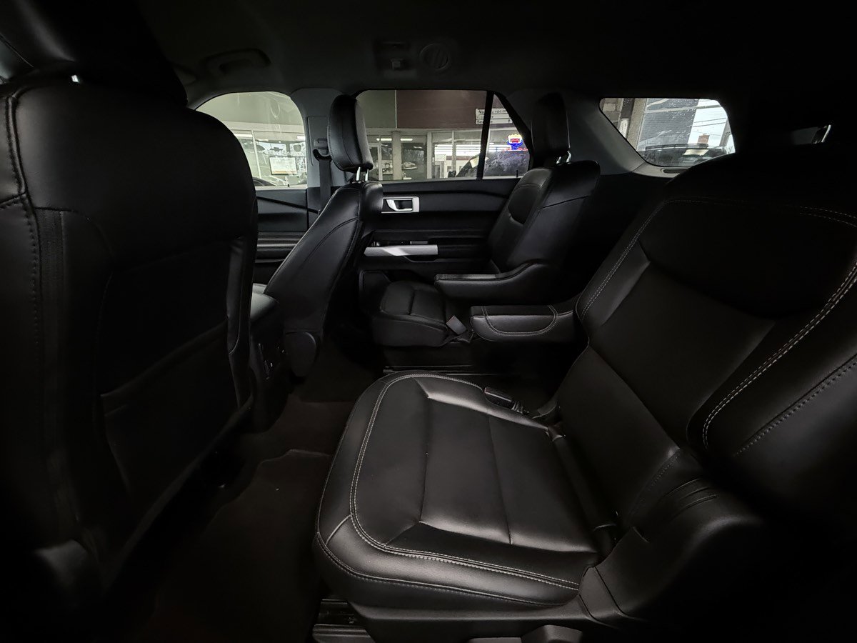 Used 2022 Ford Explorer XLT w/ Equipment Group 202A image 25