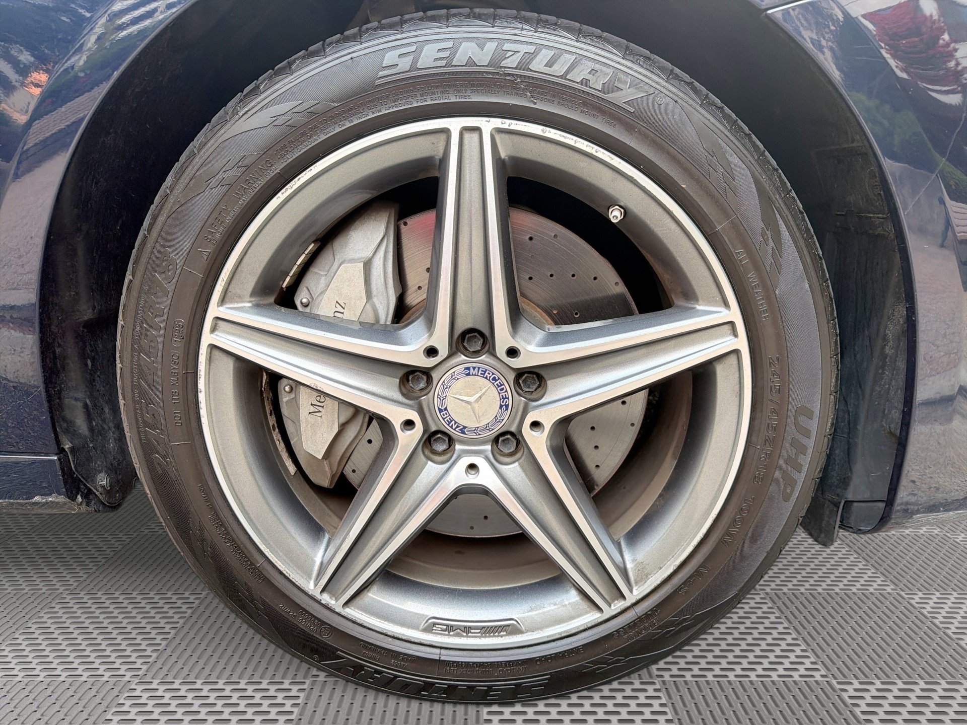 Used 2017 Mercedes-Benz E 300 4MATIC image 31