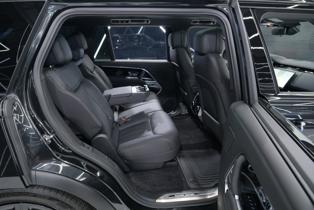 Used 2026 Land Rover Range Rover Long Wheelbase SE image 40