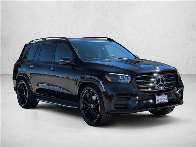 Used 2025 Mercedes-Benz GLS 580 4MATIC image 3