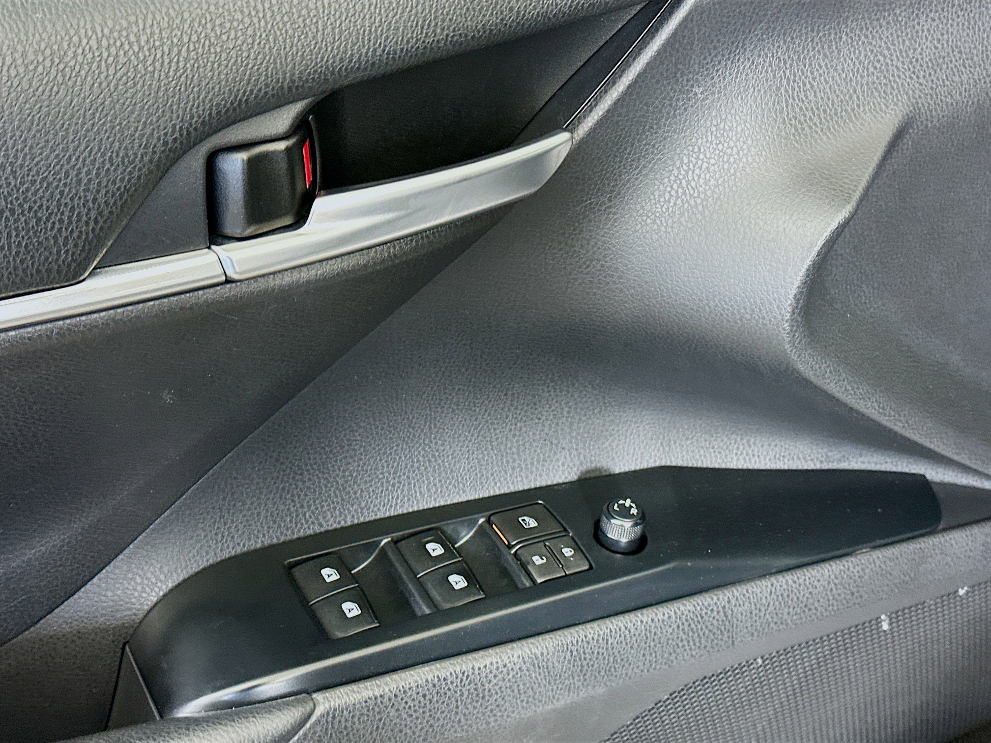 Used 2019 Toyota Camry SE image 15