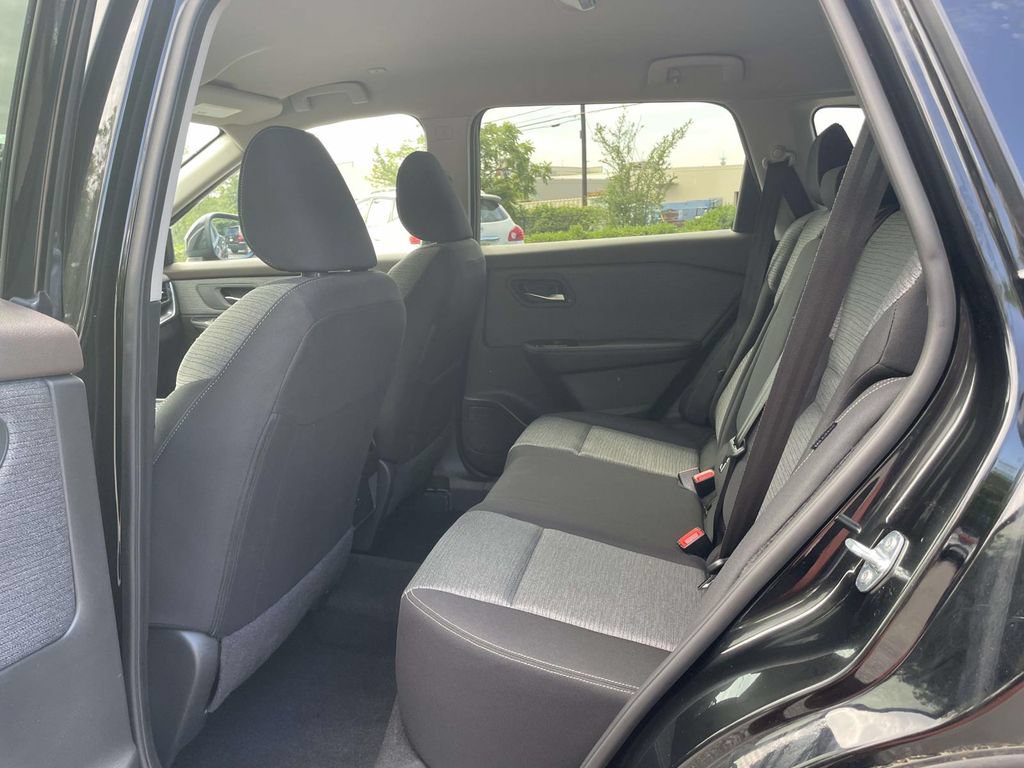 Used 2023 Nissan Rogue SV AWD/4WD image 12