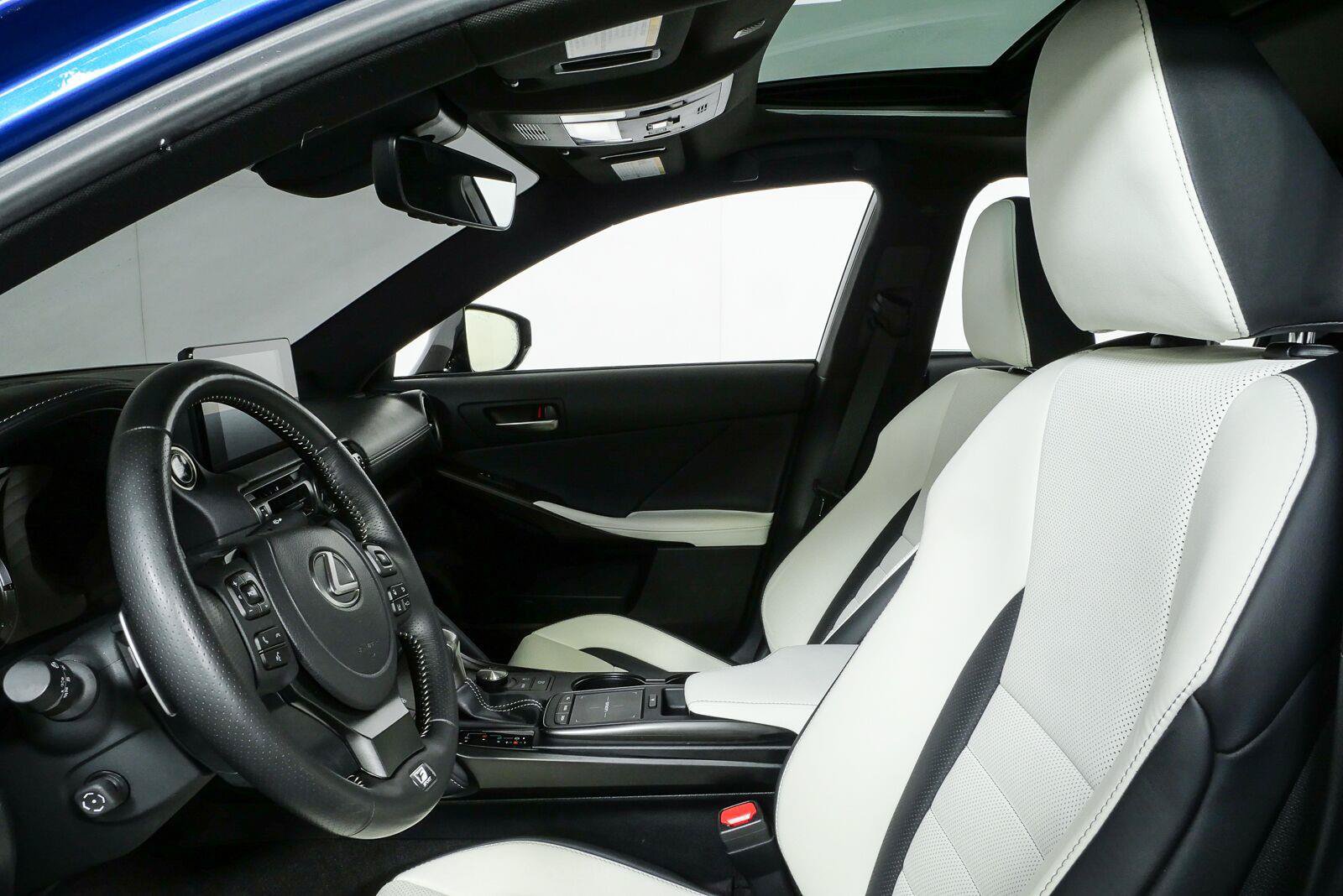Used 2025 Lexus IS 350 F Sport RWD image 6