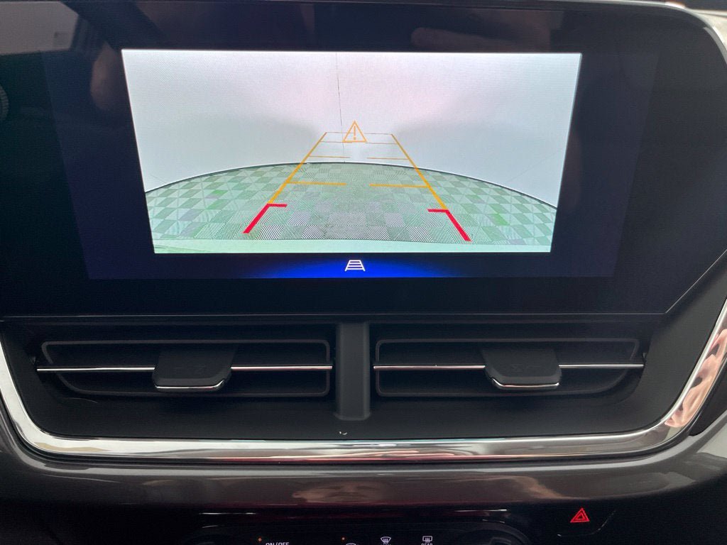 New 2026 Chevrolet Trax ACTIV w/ Sunroof Package FWD image 24