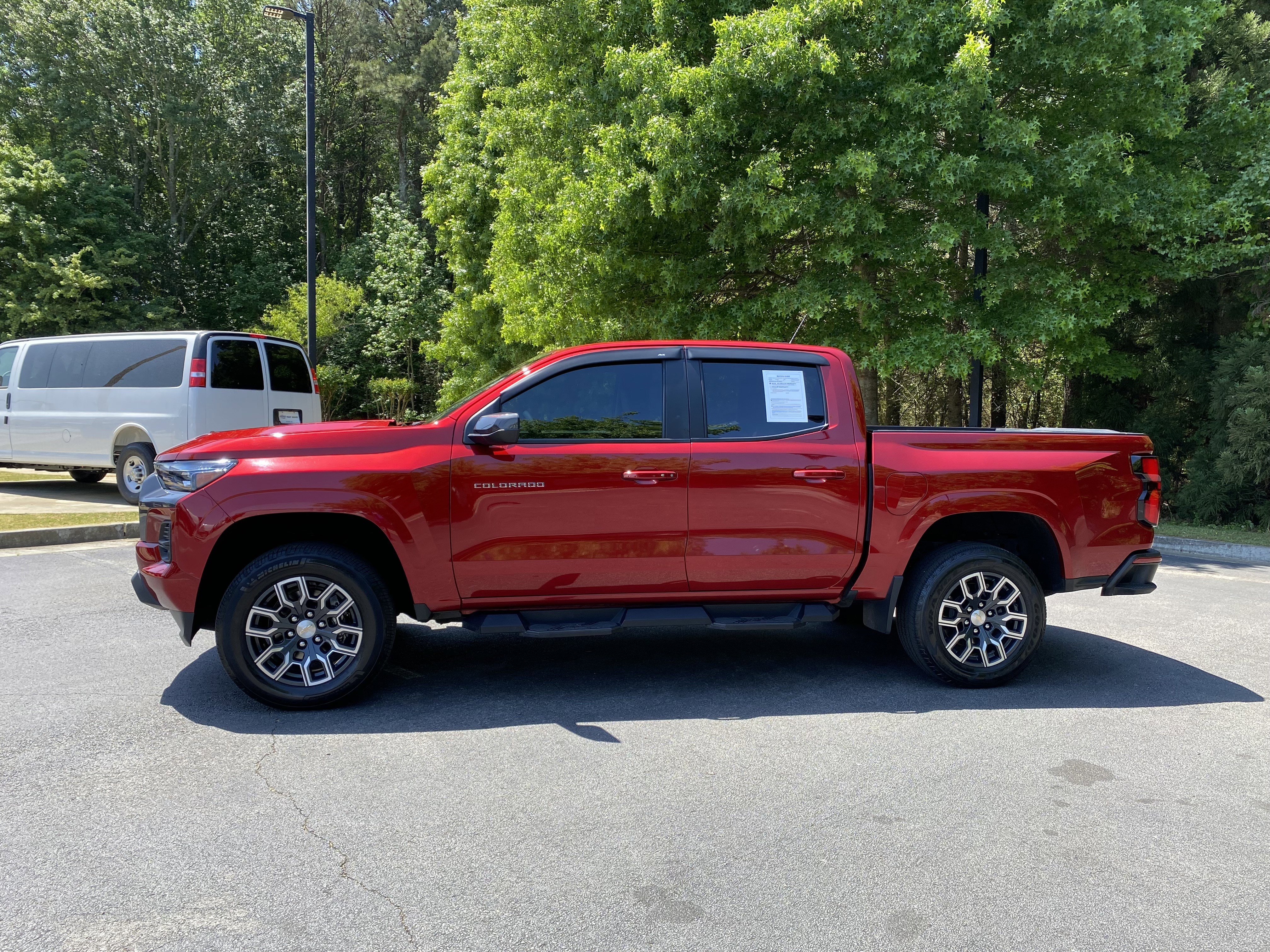 Used 2023 Chevrolet Colorado LT w/ LT Convenience Package III RWD image 6