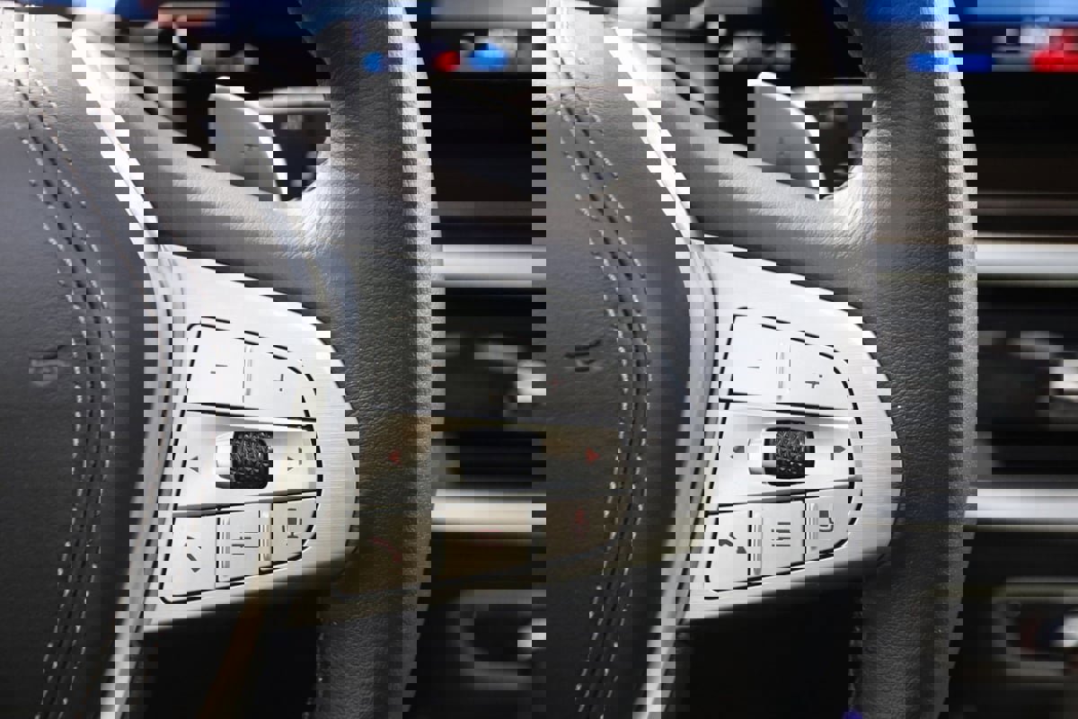 Used 2023 BMW X7 xDrive40i w/ Premium Package image 39