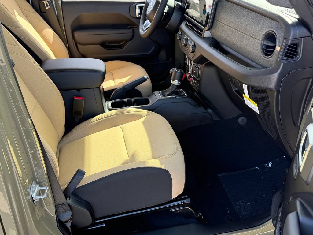New 2026 Jeep Gladiator Willys AWD/4WD image 18