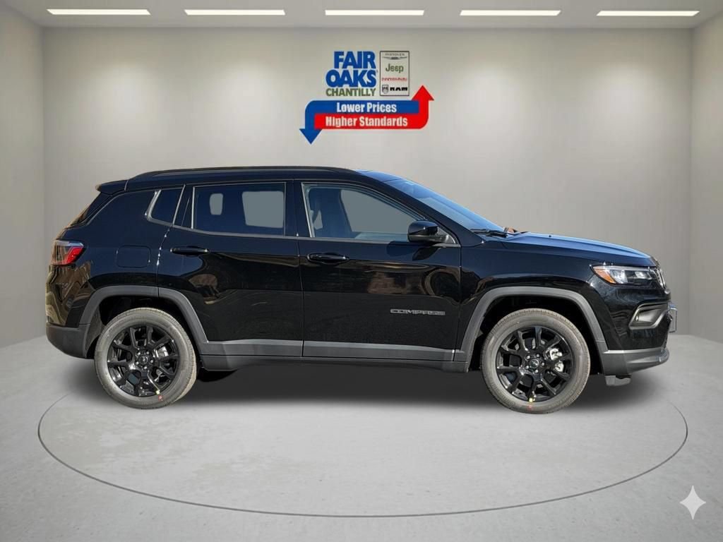 New 2026 Jeep Compass Latitude w/ Sun and Sound Group AWD/4WD image 5