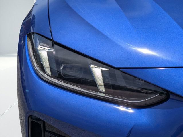 Used 2025 BMW M440i RWD image 13