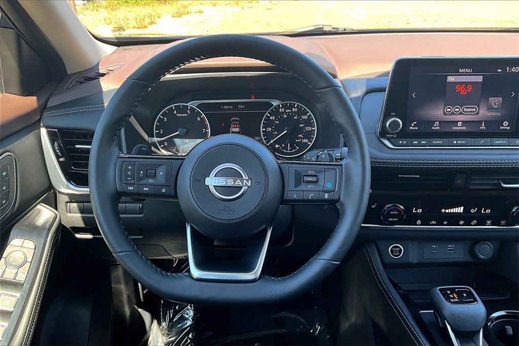 Used 2023 Nissan Rogue SL image 6