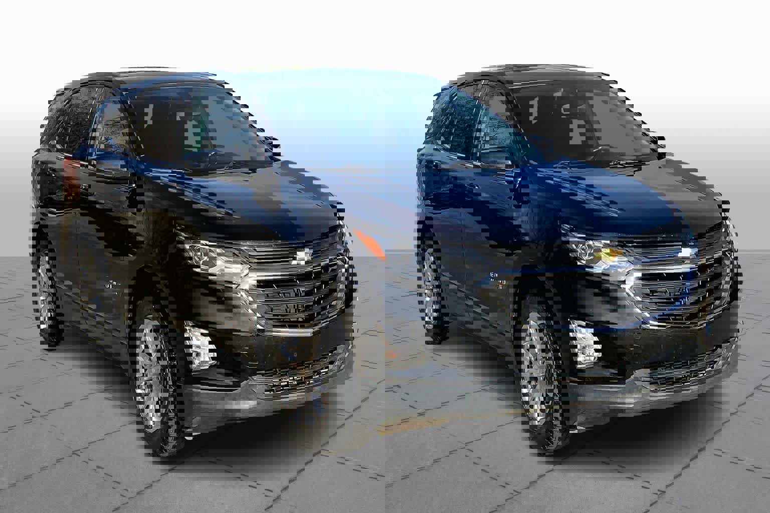 Used 2019 Chevrolet Equinox LT image 2