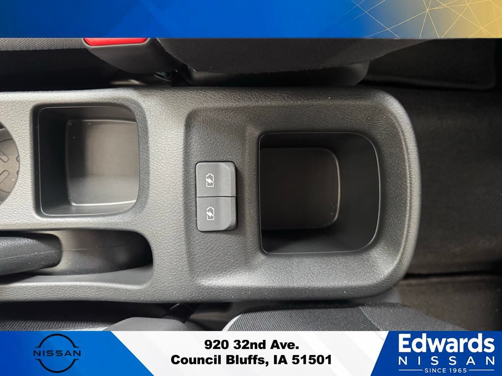 New 2025 Nissan Versa S w/ Trunk Package FWD image 27